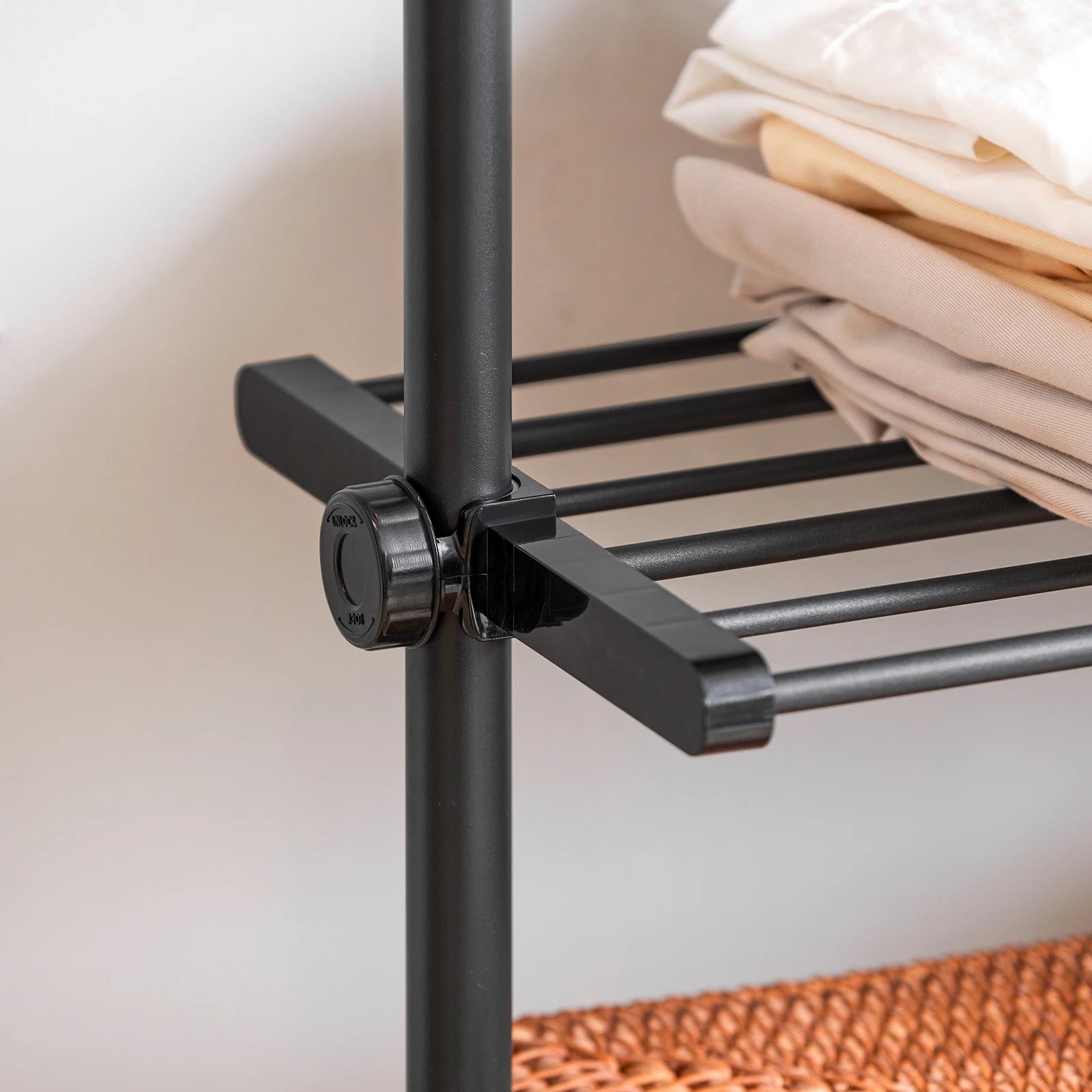 SoBuy KLS07-SCH Telescopic Rod dresses stand With 1 dresses Bar And 3 Stays Telescopic Wardrobe System