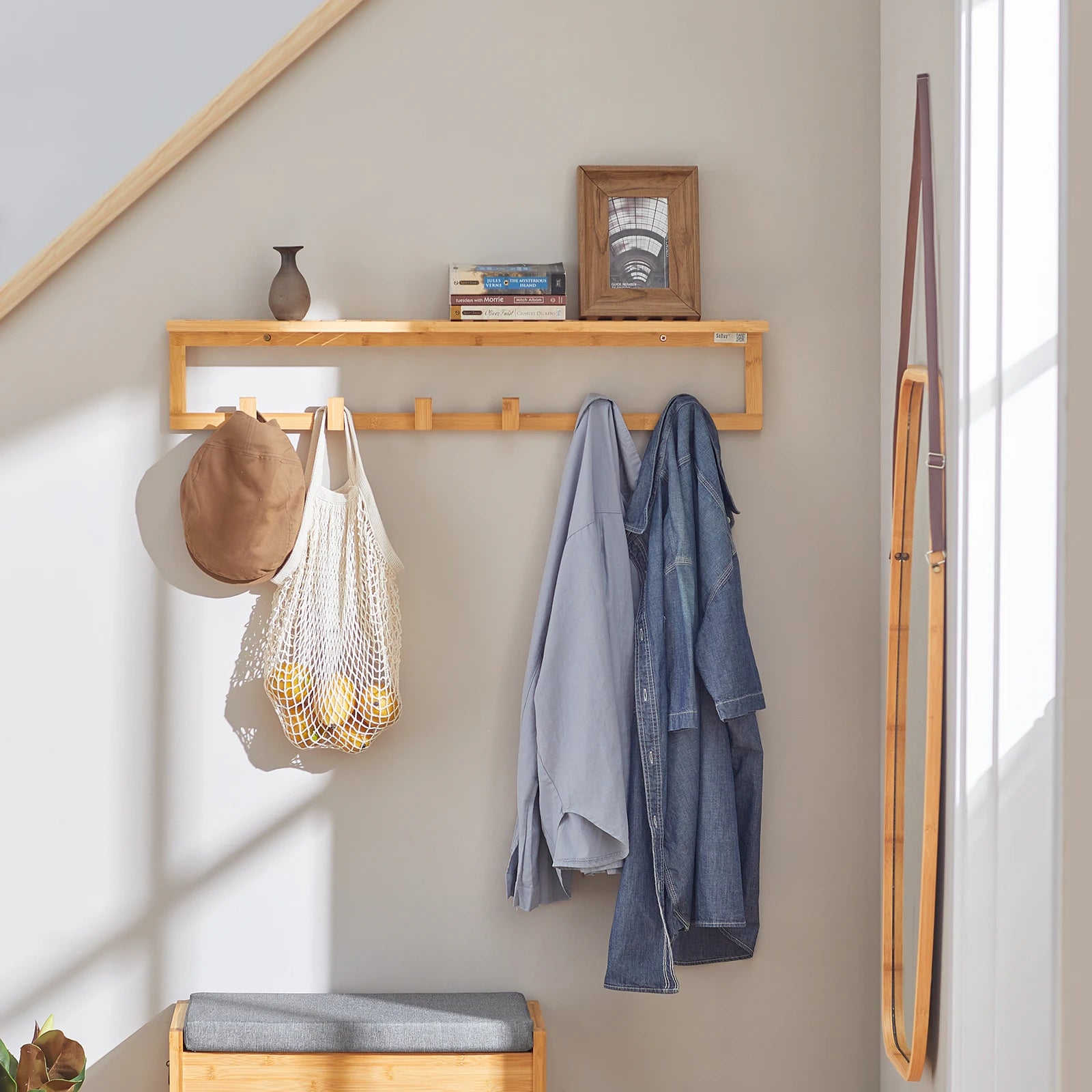 SoBuy FHK06-N Hallway wardrobe bathroom shelf Wall wardrobe with 6 hooks and storage towel holder made of bamboo BHT CA: 90x16.5x12.5 cm